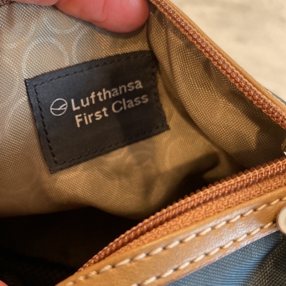 Lufthansa First Class Elegant Amenity Bag - BOGNER Design - Picture 6 of 6
